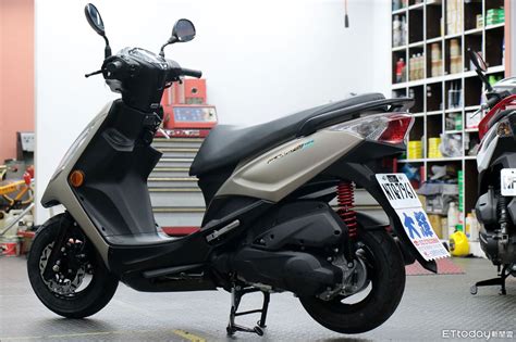 大地名流 開箱|連平價機車都講求細節與質感！KYMCO「大地名流」改款細節揭。